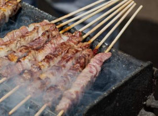 Mosciano sfida la pioggia per Arrostiland: un intero paese in festa per conquistare il cuore del festival