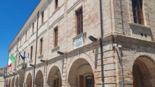 Corropoli: dimissioni in maggioranza mentre si attende il giudizio sul caso Poste