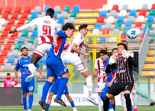 Il Teramo la ribalta al 'Bonolis': 2-1 alla Maceratese e sesto risultato utile di fila