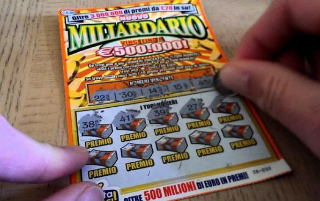 Pineto, vince 30mila euro con un “Gratta e Vinci” da 10 euro alla stazione